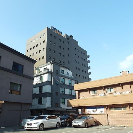 Road Myeongdong Hotel Seoul Exterior photo