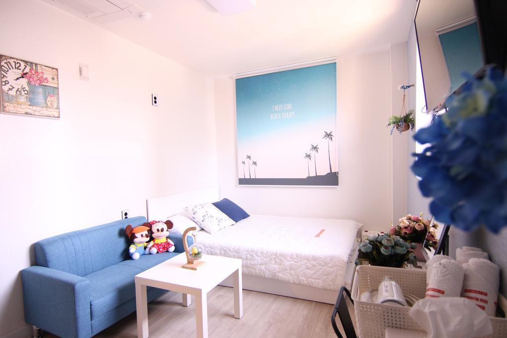 Road Myeongdong Hotel Seoul Exterior photo