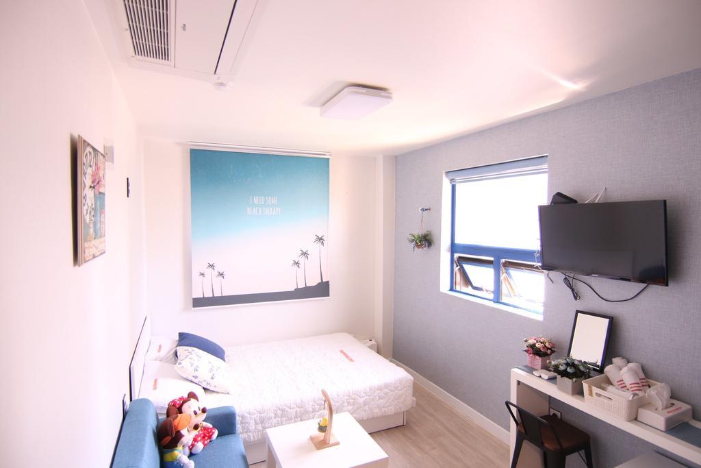 Road Myeongdong Hotel Seoul Exterior photo