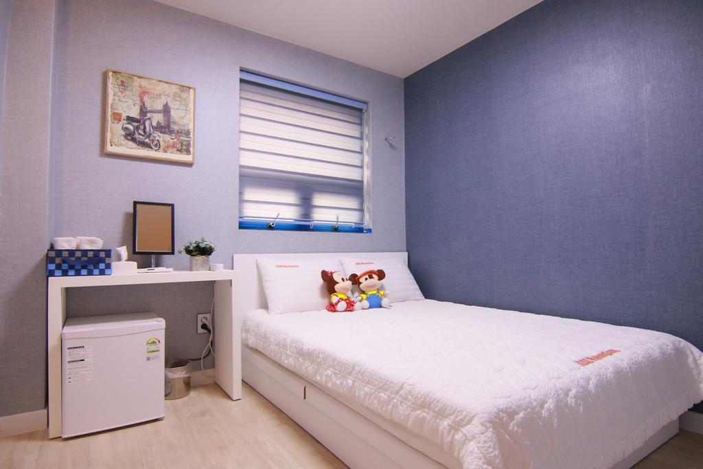 Road Myeongdong Hotel Seoul Exterior photo