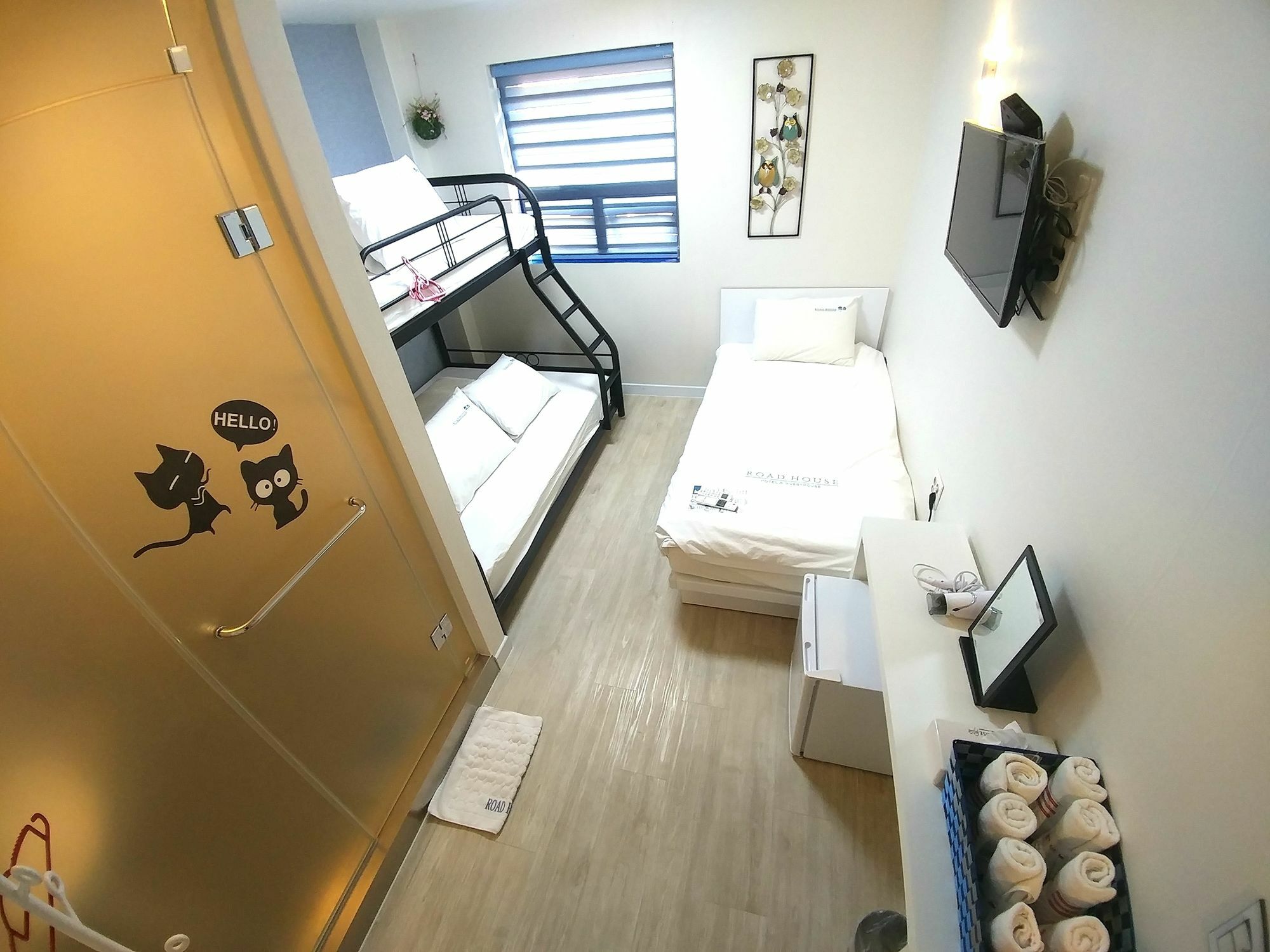 Road Myeongdong Hotel Seoul Exterior photo