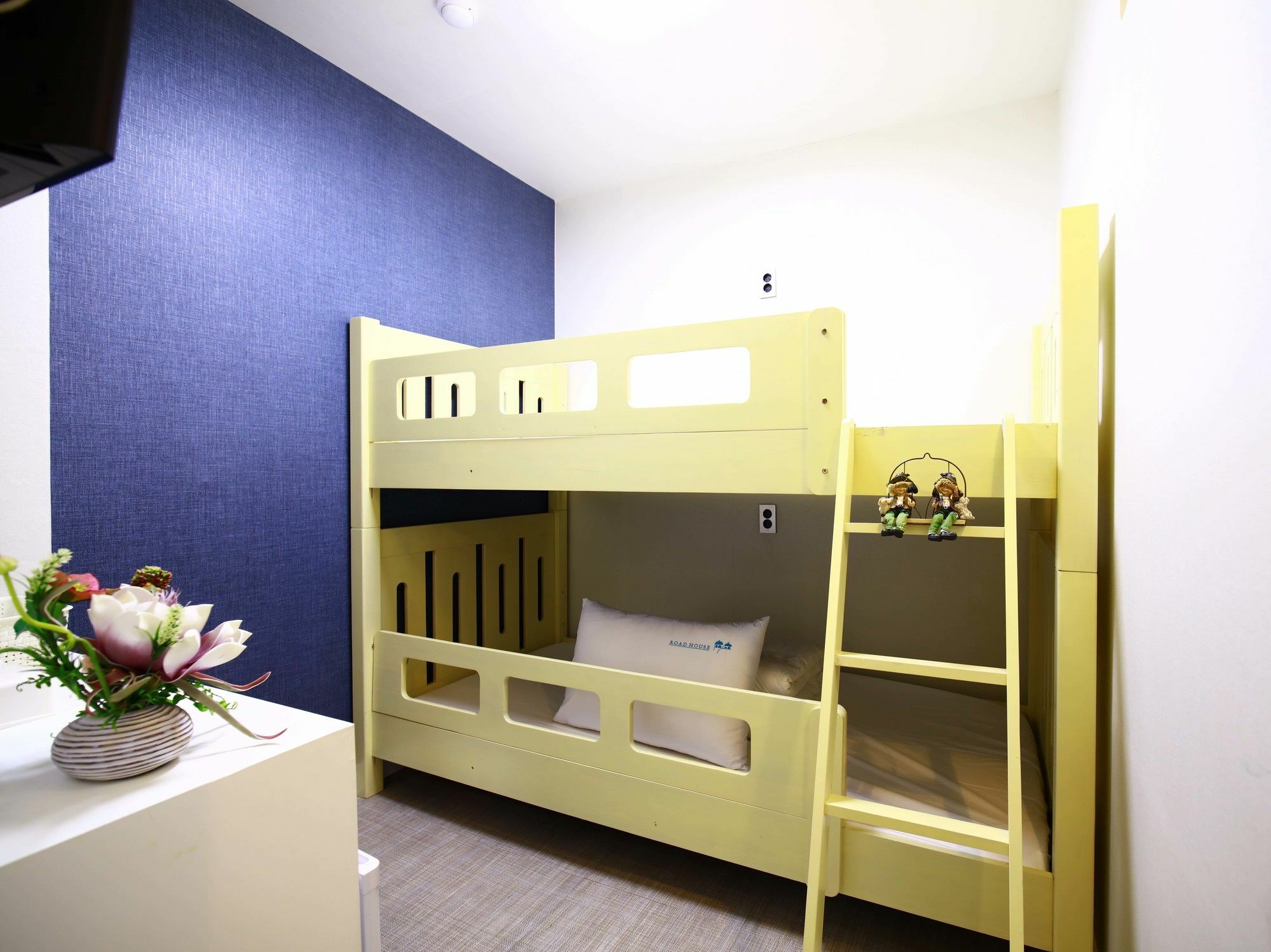Road Myeongdong Hotel Seoul Exterior photo