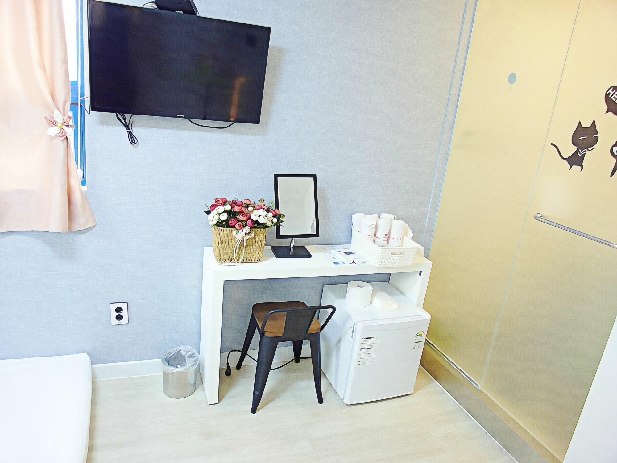 Road Myeongdong Hotel Seoul Exterior photo