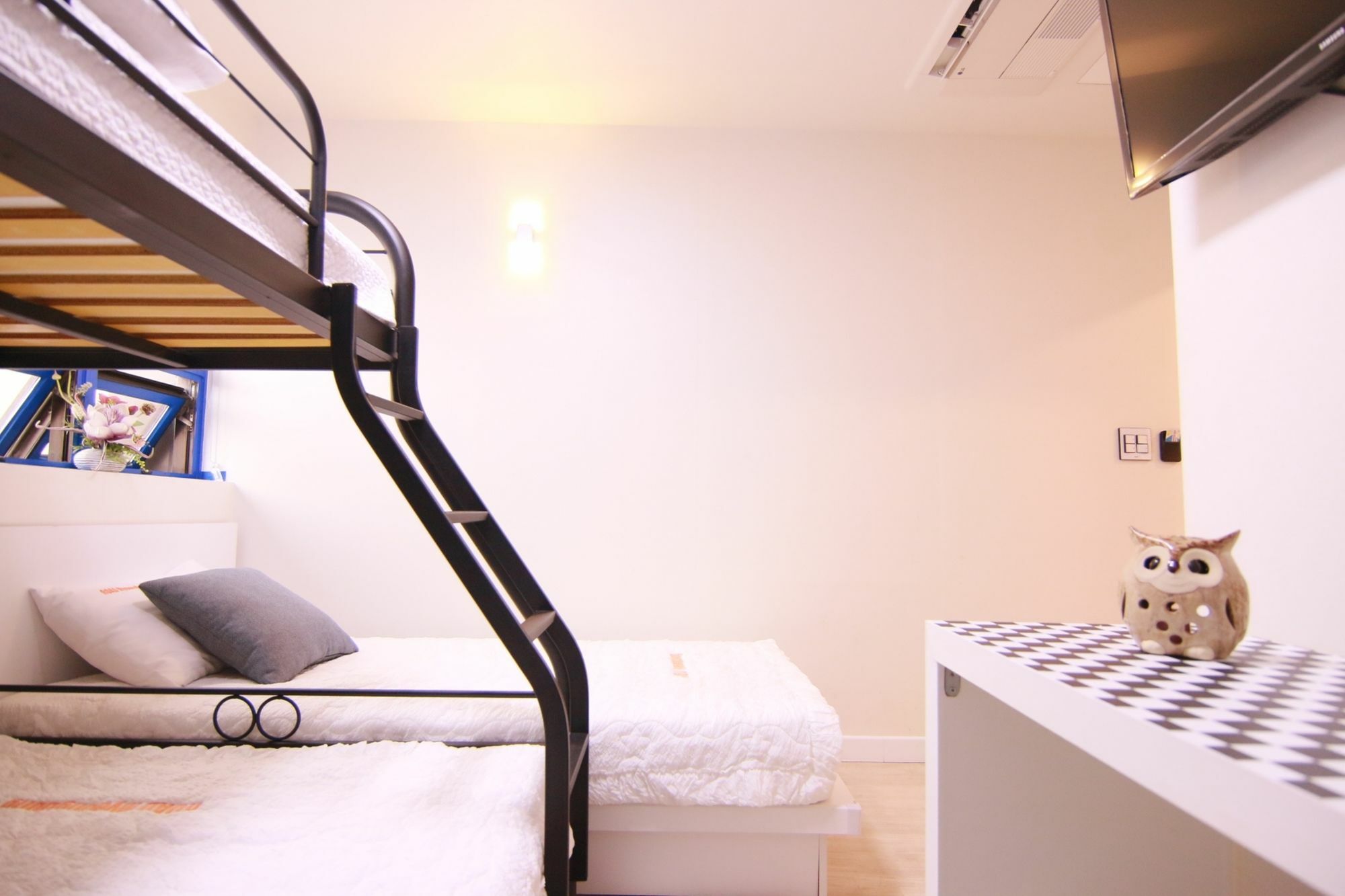 Road Myeongdong Hotel Seoul Exterior photo